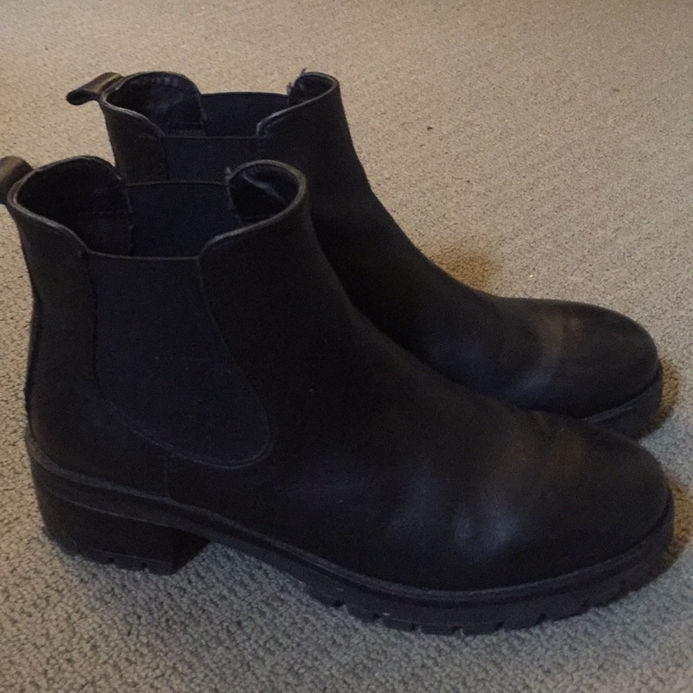 Urban outfitters Chelsea boots